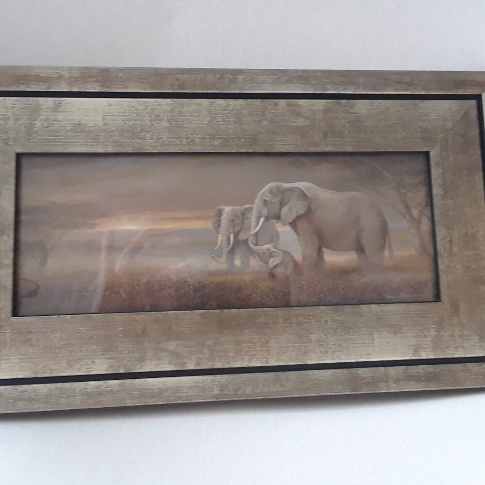 Set of 3-Elephant Family Print With 2 Matching Mirrors